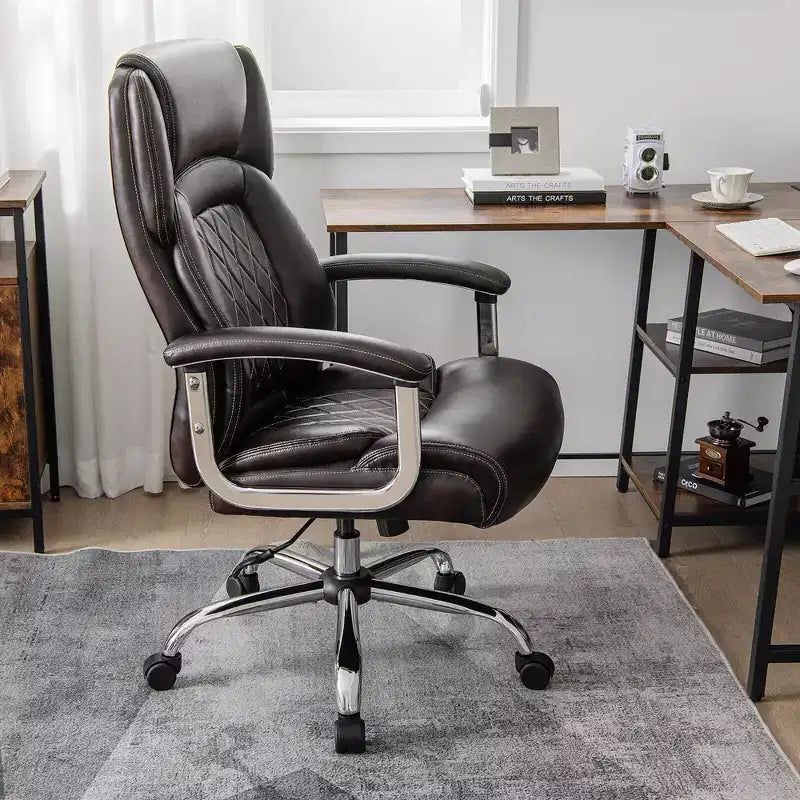 Fauteuil de bureau à haut dossier grand format, en cuir réglable marron