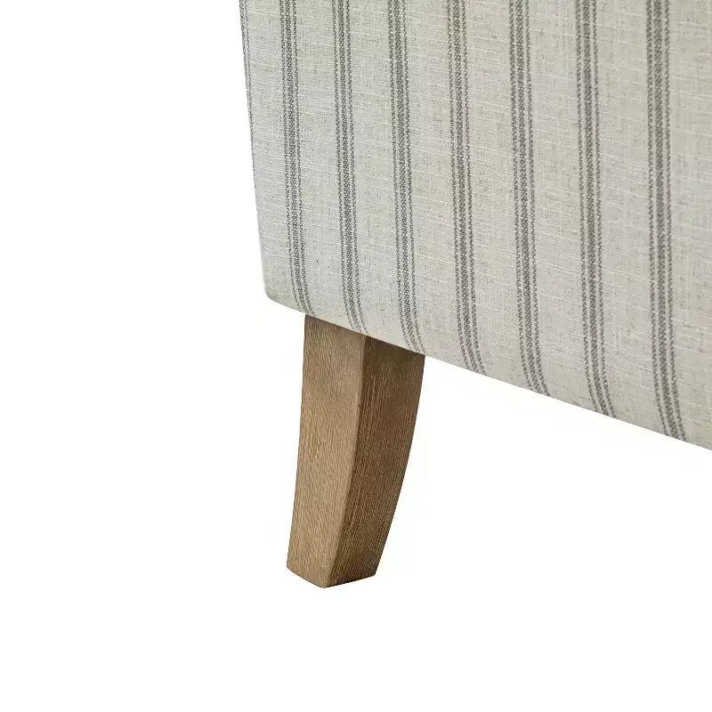 Fauteuil avec accoudoirs spéciaux
