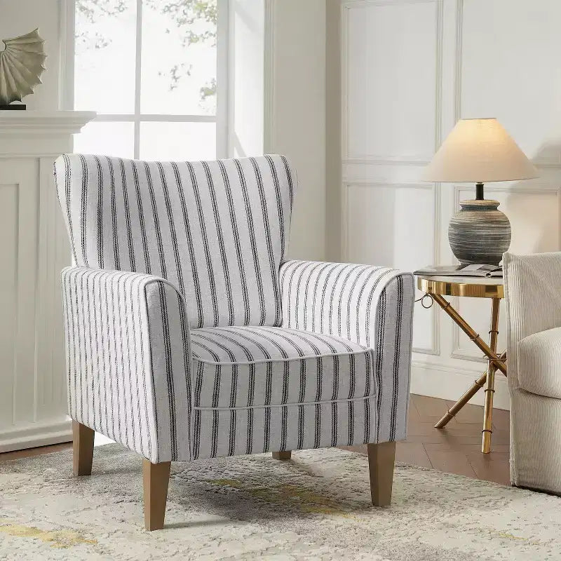 Fauteuil avec accoudoirs spéciaux