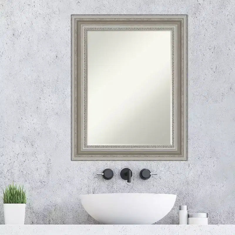 Petit miroir mural biseauté pour salle de bain